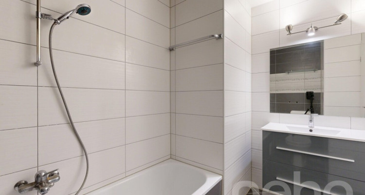 Appartement de 79 m2 avec balcon  et vue spectaculaire ! image 9