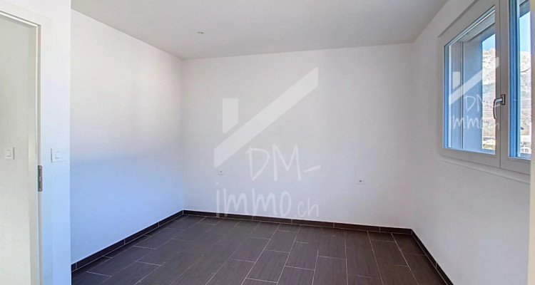 Attique traversant et lumineux, proche centre image 6