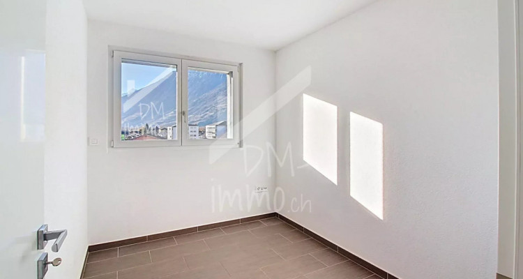 Attique traversant et lumineux, proche centre image 9