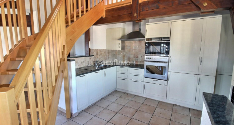 Dernier Étage dans un Immeuble Historique `Saint-Jean image 3