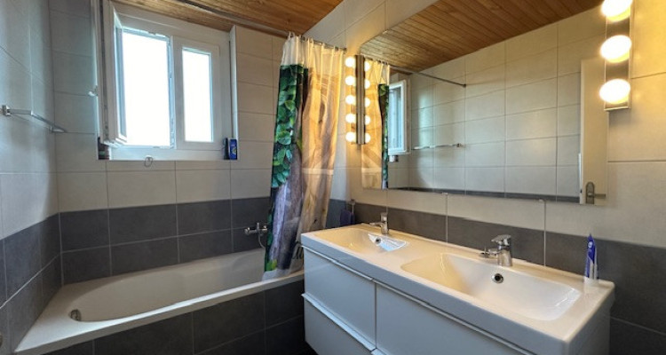 Chambre à louer dans belle villa au cœur de Gland image 5