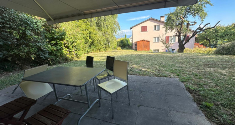 Chambre à louer dans belle villa au cœur de Gland image 9