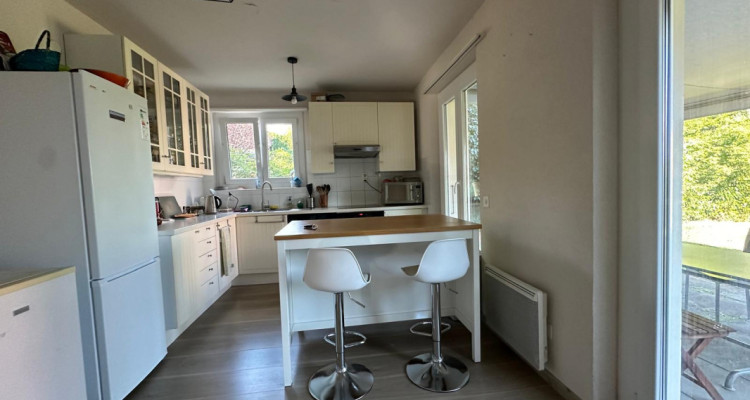 Chambre à louer dans belle villa au cœur de Gland image 8