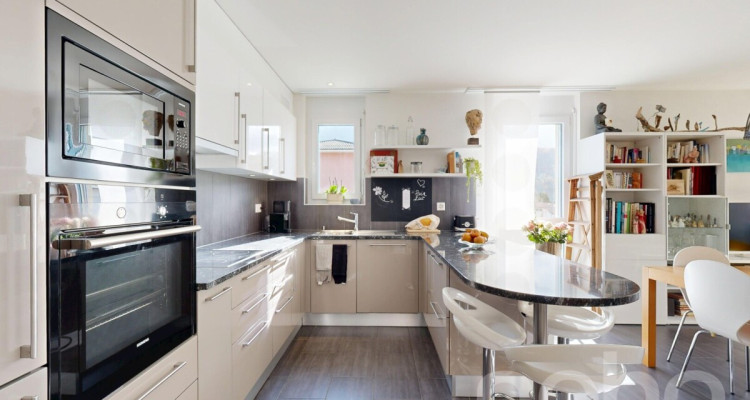 Très bel appartement lumineux et traversant avec grand balcon ! image 5