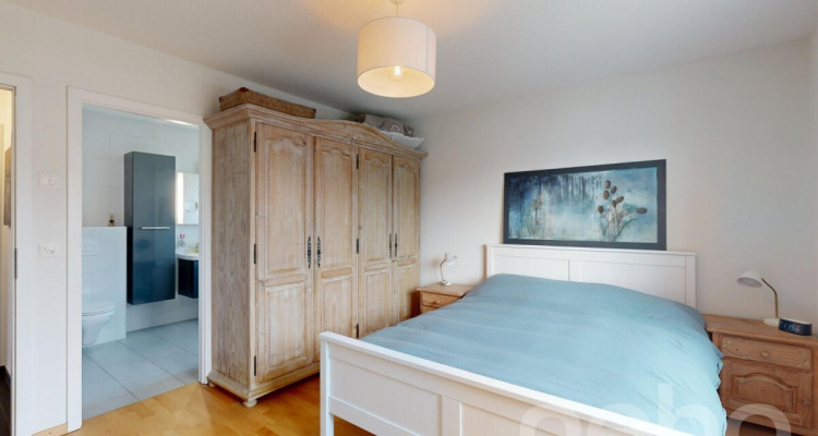 Très bel appartement lumineux et traversant avec grand balcon ! image 8