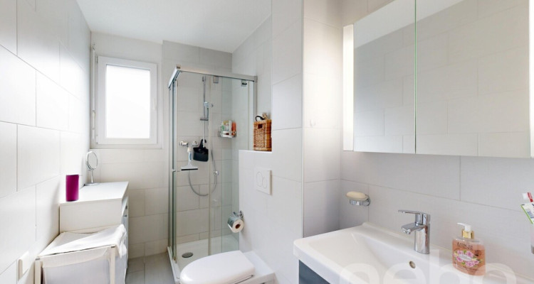 Très bel appartement lumineux et traversant avec grand balcon ! image 11