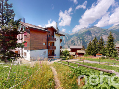Sonnige 3½-Zimmer-Wohnung mit Alpenblick im Herzen von Grächen image 2
