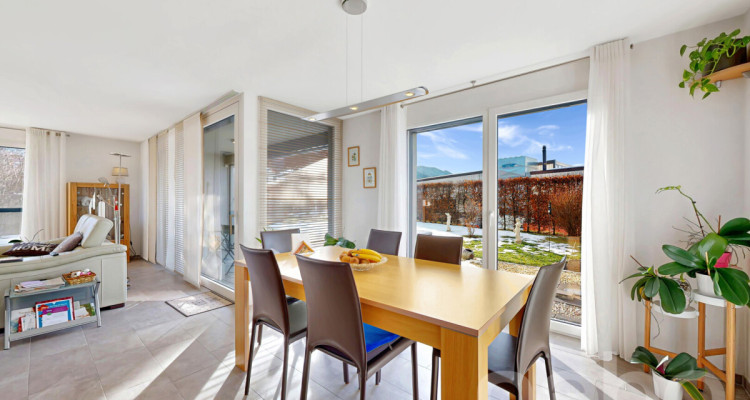 Rez-de-jardin contemporain avec vaste jardin privatif image 3