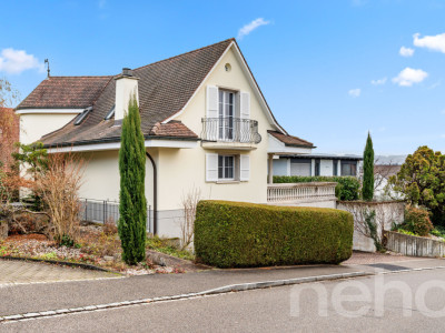 Luxus und Charme vereint - Traumliegenschaft in Oberwil image 2