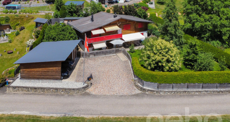 Charmantes Einfamilienhaus mit grossem Umschwung image 2