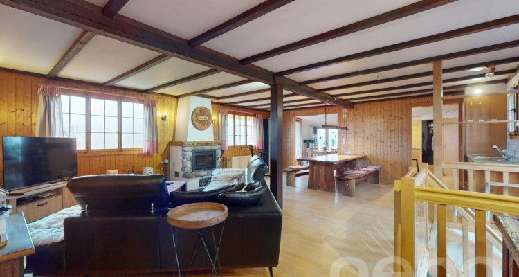 Charmantes Einfamilienhaus mit grossem Umschwung image 4