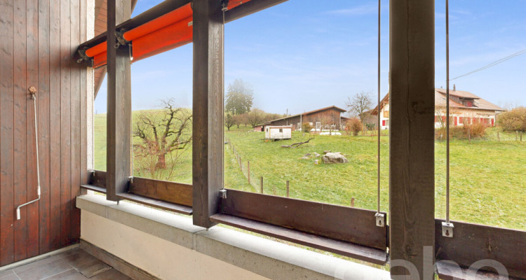 Charmante 3.5-Zimmer-Duplexwohnung mit Blick ins Grüne image 4