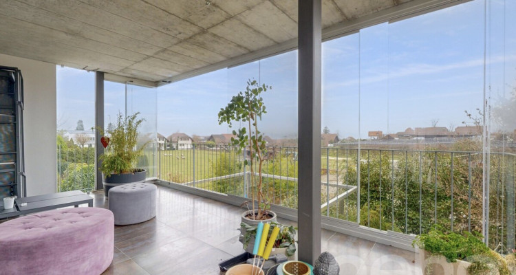 Ein leuchtender Schmuckkasten am Bielersee image 1