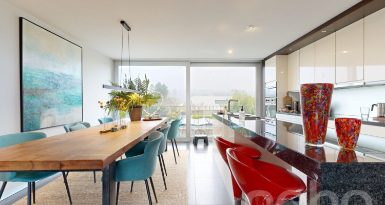 Ein leuchtender Schmuckkasten am Bielersee image 2