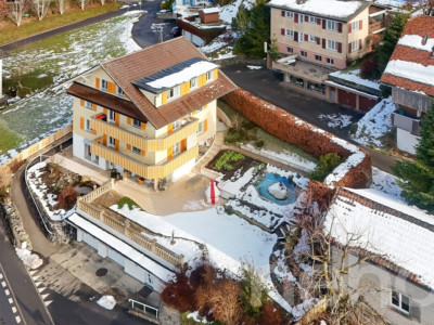 Sonniges Drei-Familienhaus, 2 Gewerberäume und viel Potenzial image 2