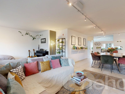 Zentrumsnahe 4.5-Zimmerwohnung mit Balkon und eigenem Waschturm image 2