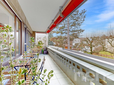 Zentrumsnahe 4.5-Zimmerwohnung mit Balkon und eigenem Waschturm image 4