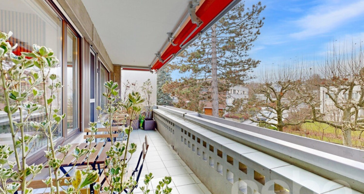 Zentrumsnahe 4.5-Zimmerwohnung mit Balkon und eigenem Waschturm image 4