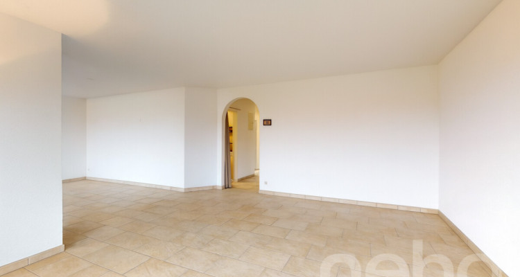 Gut erhaltene 4.5-Zimmer-Wohnung mit zusätzlichem Bastelraum image 3