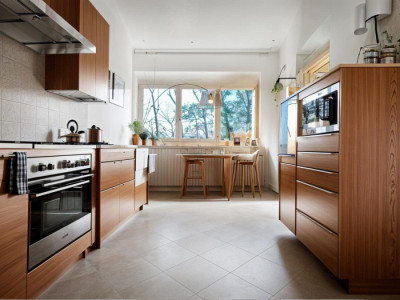 Charmant appartement 6 pièces de 175 m² en attique image 2