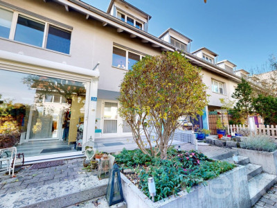 Grosszügiges Reihenmittelhaus mit Galerie und edlen Materialien image 12