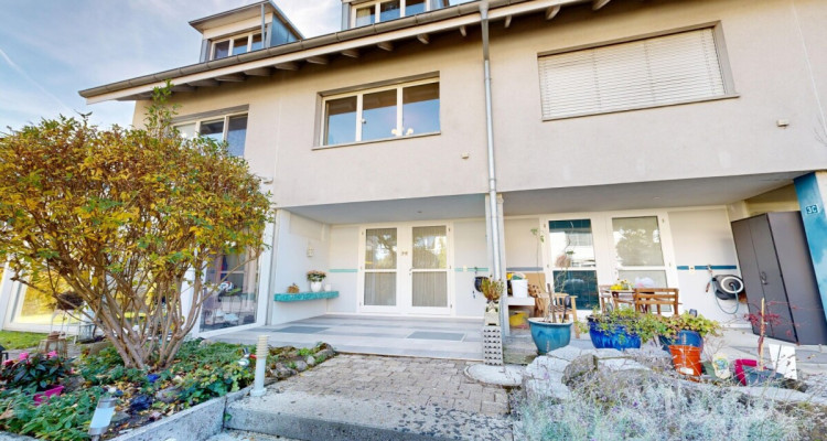 Grosszügiges Reihenmittelhaus mit Galerie und edlen Materialien image 3