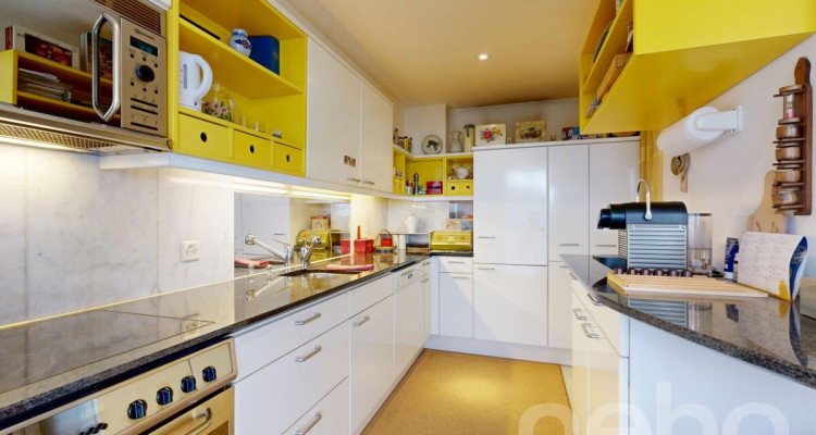 Grosszügiges Reihenmittelhaus mit Galerie und edlen Materialien image 8