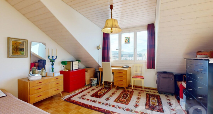 Grosszügiges Reihenmittelhaus mit Galerie und edlen Materialien image 10