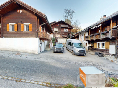 Exclusif: Chalet sur trois niveaux avec jardin image 2