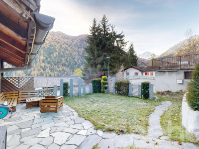 Exclusif: Chalet sur trois niveaux avec jardin image 5