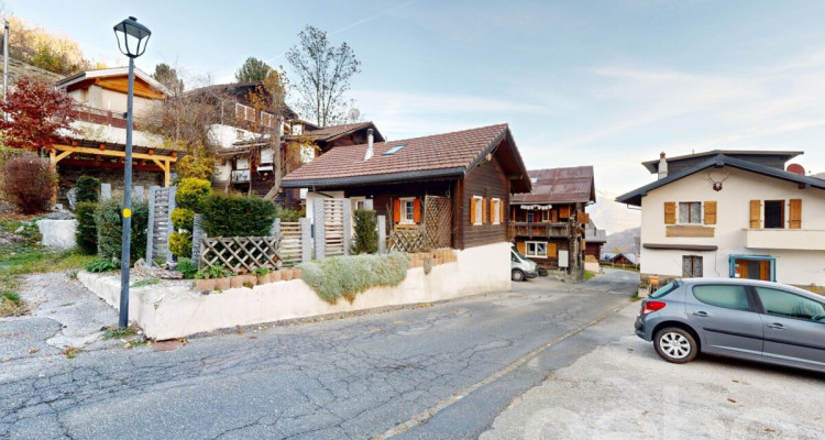 Exclusif: Chalet sur trois niveaux avec jardin image 7