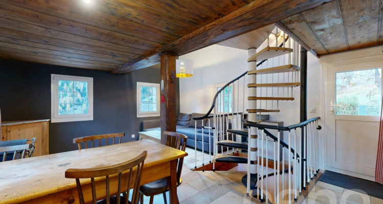 Exclusif: Chalet sur trois niveaux avec jardin image 10