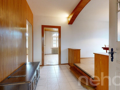 Grosszügiges Zweifamilienhaus mit Charakter und Potenzial image 12