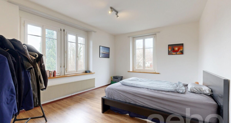 Grosszügiges Zweifamilienhaus mit Charakter und Potenzial image 9