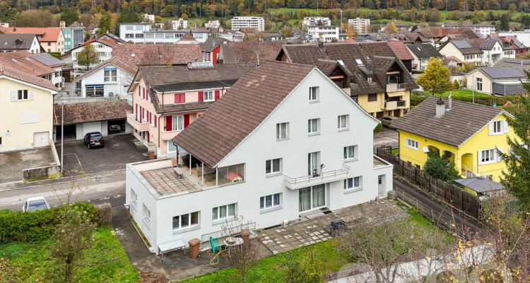 Immeuble avec excellent Rendement Entièrement Rénové  ! image 1