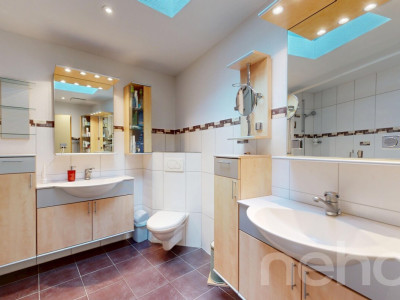 Grosszügiges Doppel-EFH mit Einliegerwohnung und Weitsicht image 4