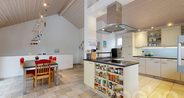 Grosszügiges Doppel-EFH mit Einliegerwohnung und Weitsicht image 7