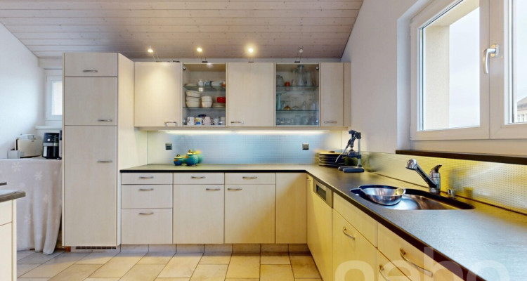 Grosszügiges Doppel-EFH mit Einliegerwohnung und Weitsicht image 8