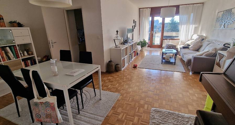 Appartement lumineux de 5 pièces au Grand-Lancy avec balcon image 1