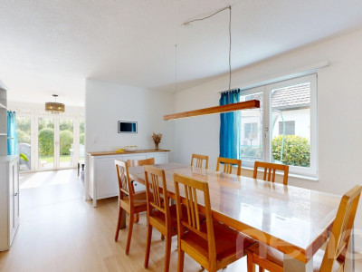 Moderne 4.5 Zimmer Doppelhaushälfte mit Garten und Teils Weitblick image 2