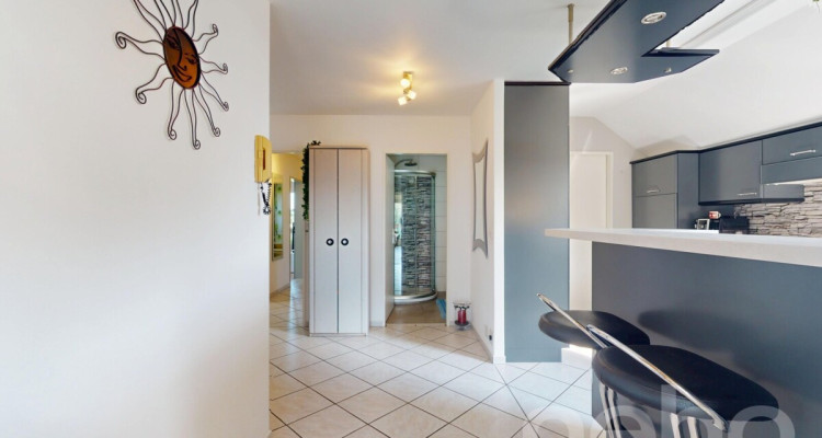 Ruhige 4.5-Zimmer-Dachwohnung mit Balkon in Kaiseraugst image 9