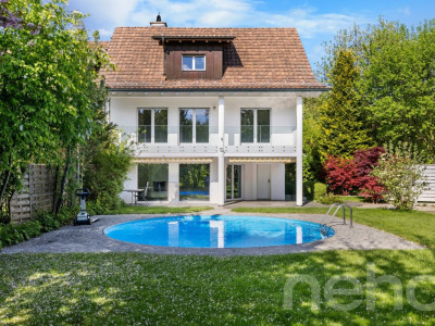 Wunderschöne 6.5-Zimmer Doppelhaushälfte im Grünen image 1