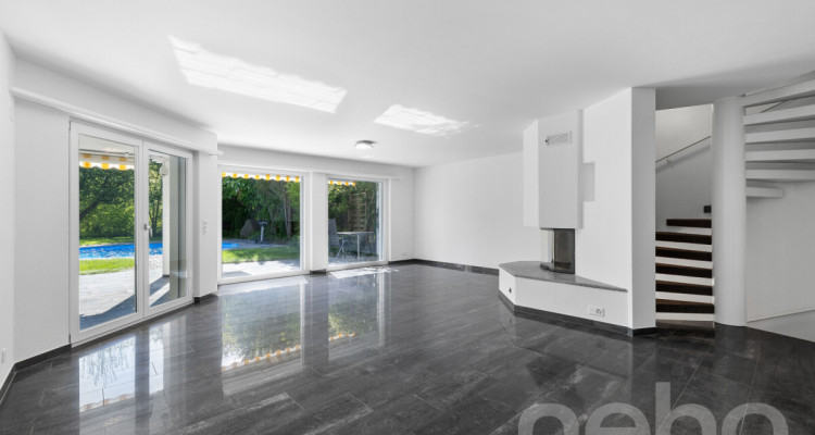 Wunderschöne 6.5-Zimmer Doppelhaushälfte im Grünen image 2