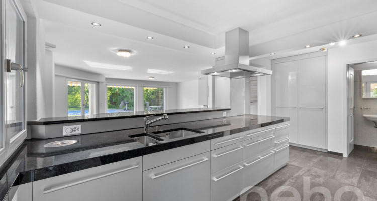 Wunderschöne 6.5-Zimmer Doppelhaushälfte im Grünen image 4