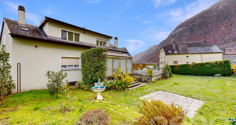 Maison pluri-familiale de trois unités au centre de Vouvry image 1