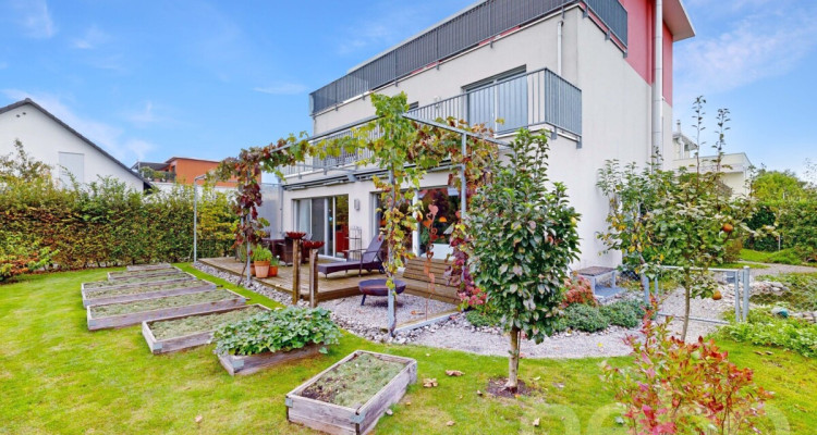 Grosszügiges Einfamilienhaus in ruhigem Wohnquartier image 1