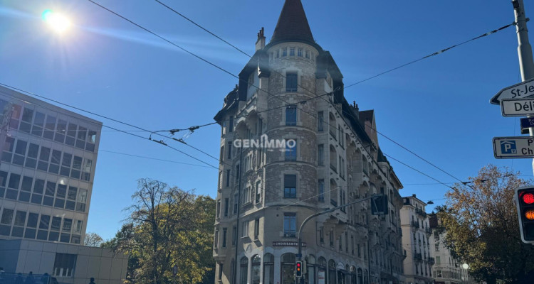 Dernier Étage dans un Immeuble Historique `Saint-Jean image 2