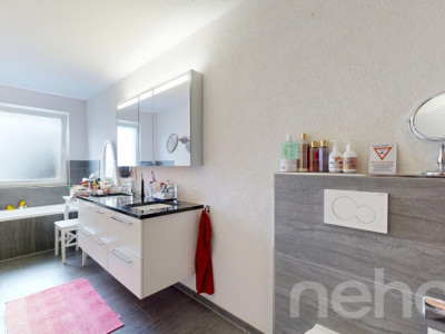 Geräumiges Doppeleinfamilienhaus an ruhiger Lage image 10