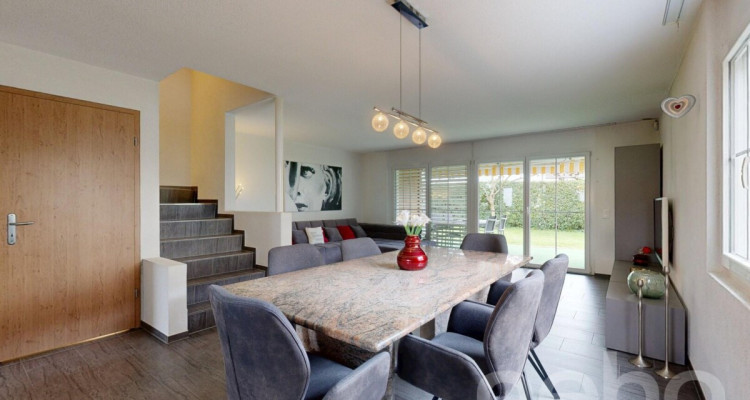 Geräumiges Doppeleinfamilienhaus an ruhiger Lage image 4