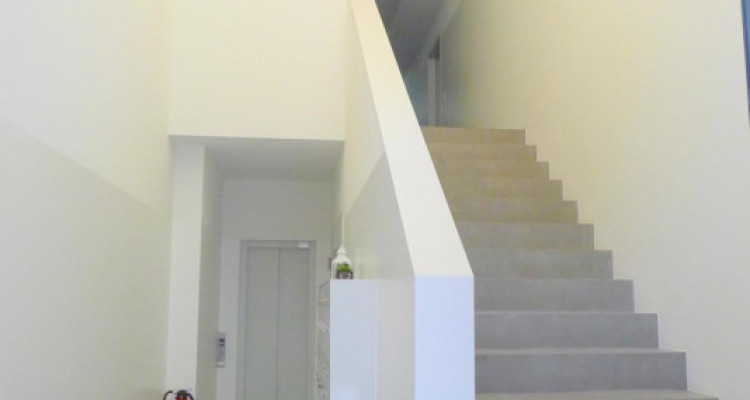 Appartement au centre-ville de Neuchâtel image 11